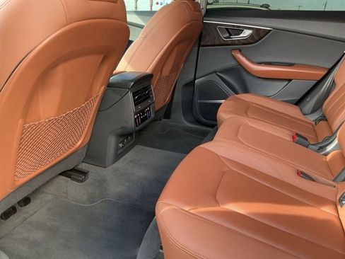 Used 2022 Audi Q8 Premium Plus image 25