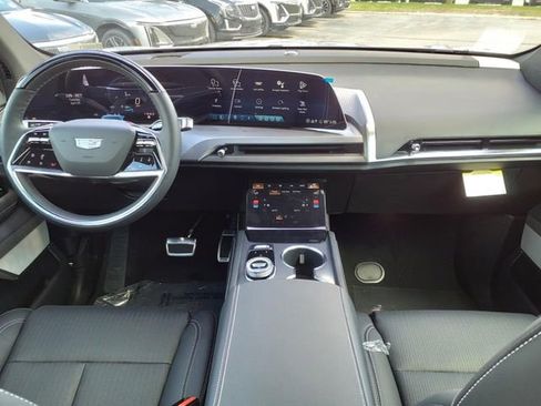 New 2026 Cadillac Vistiq Luxury image 18