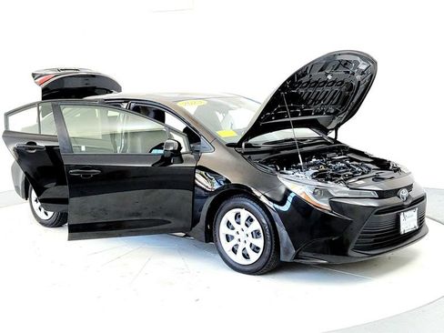 Certified 2023 Toyota Corolla LE w/ Carpet Mat Package (TMS) FWD image 12