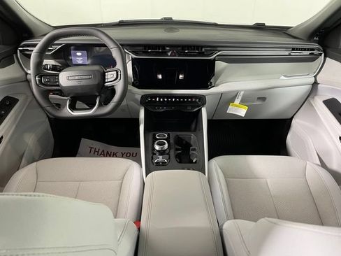 Used 2026 Jeep Cherokee Laredo AWD/4WD image 39