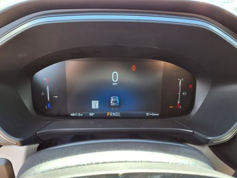 Used 2025 Ford Escape SE w/ Class II Trailer Tow Package image 12