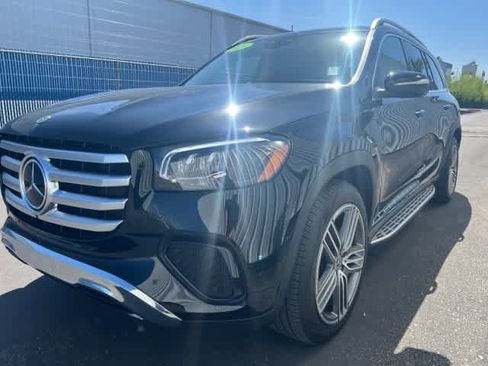 Used 2026 Mercedes-Benz GLS 450 4MATIC image 9