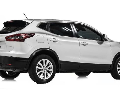 Used 2022 Nissan Rogue Sport S AWD/4WD image 3