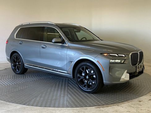 Certified 2025 BMW X7 xDrive40i image 7