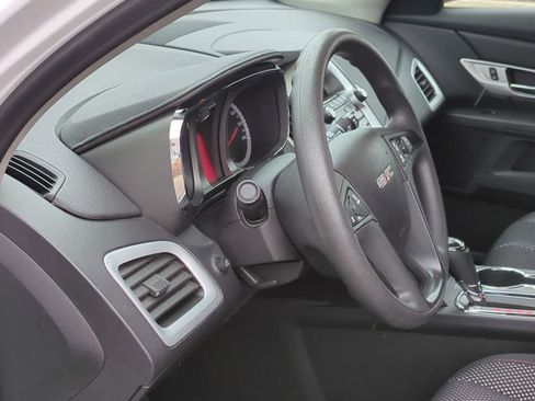 Used 2017 GMC Terrain SLE FWD image 10