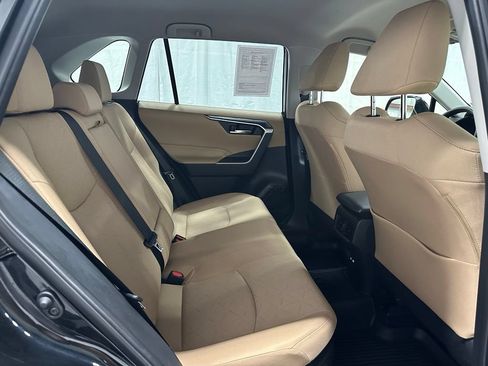 Used 2025 Toyota RAV4 XLE AWD/4WD image 54