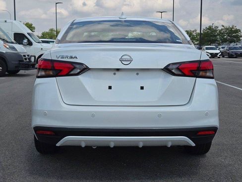 Used 2025 Nissan Versa SV FWD image 11