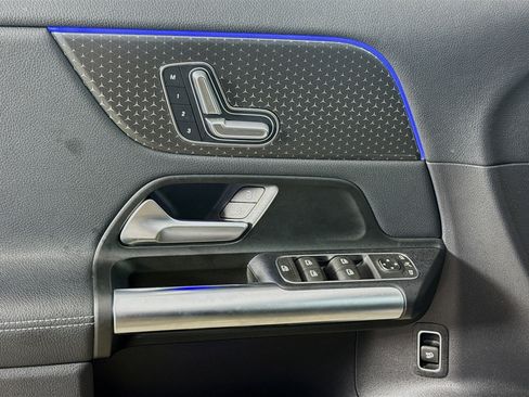 Used 2025 Mercedes-Benz GLA 250 image 24