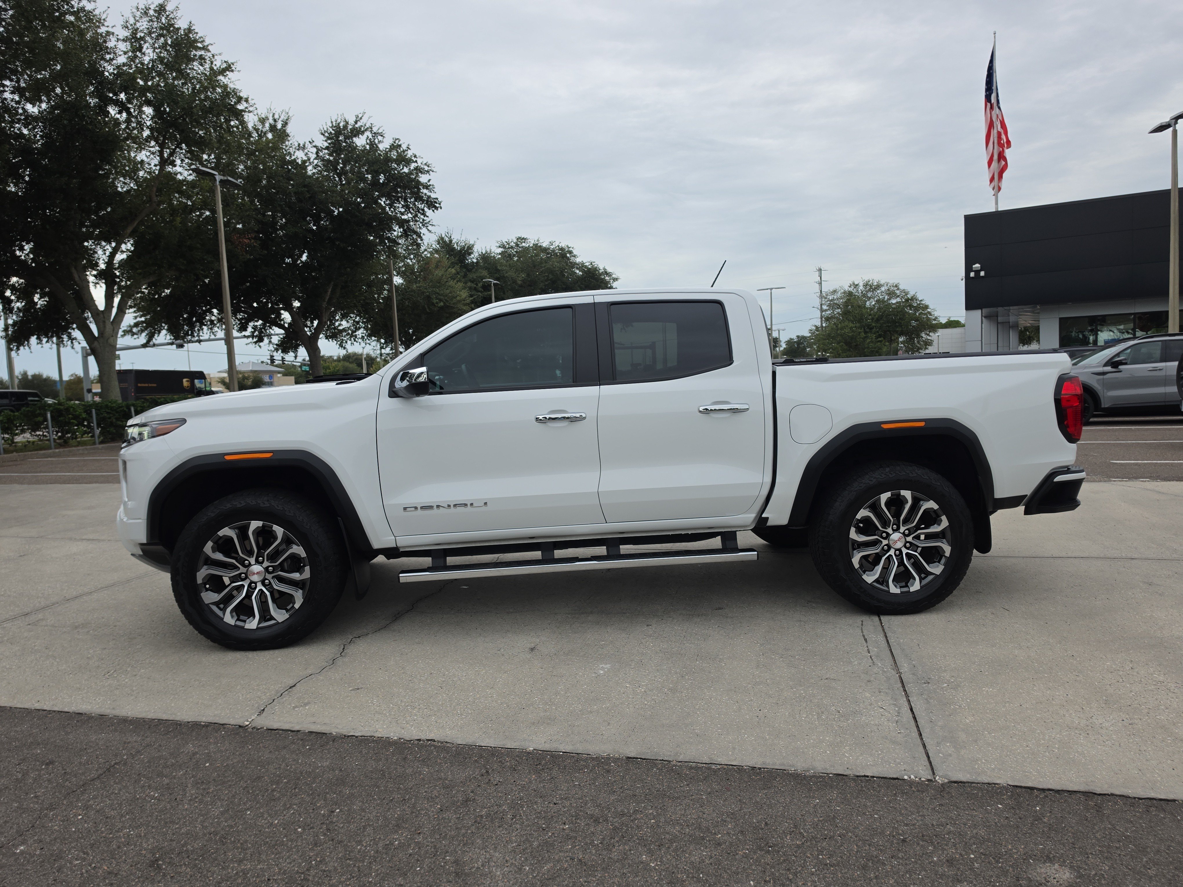 Used 2024 GMC Canyon Denali AWD/4WD image 5