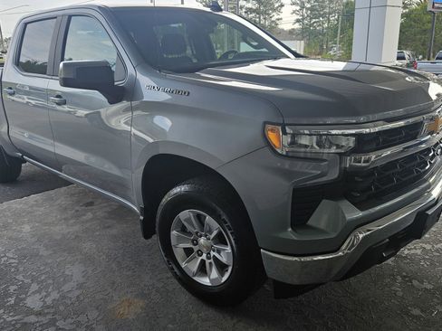 Used 2025 Chevrolet Silverado 1500 LT image 4