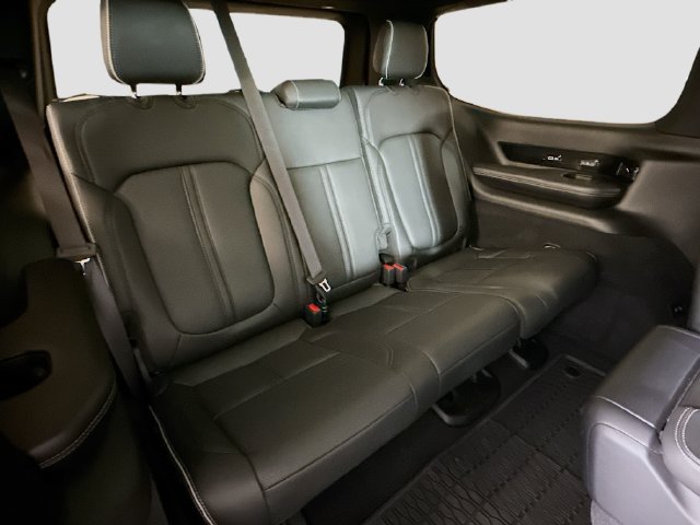 Used 2024 Jeep Grand Wagoneer Series II Obsidian w/ Quick Order Packagew 28T AWD/4WD image 26