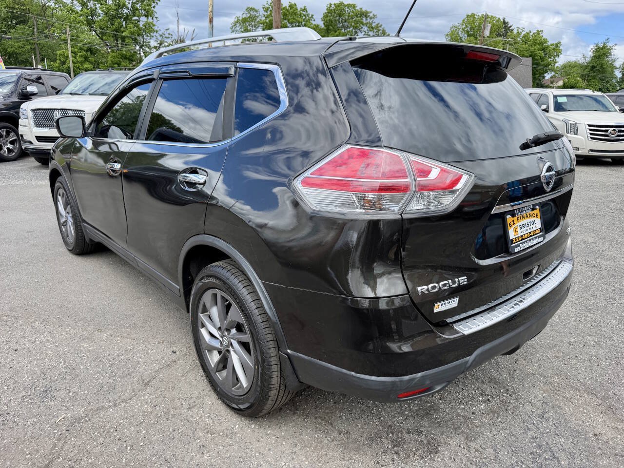 Used 2016 Nissan Rogue SL w/ SL Premium Package AWD/4WD image 3