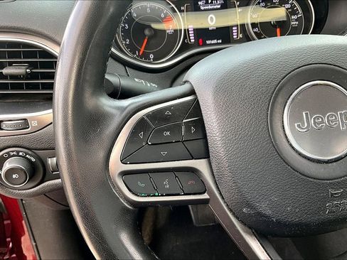 Used 2020 Jeep Cherokee Latitude Plus w/ Comfort/Convenience Group image 20