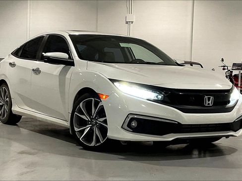 Used 2019 Honda Civic Touring image 2