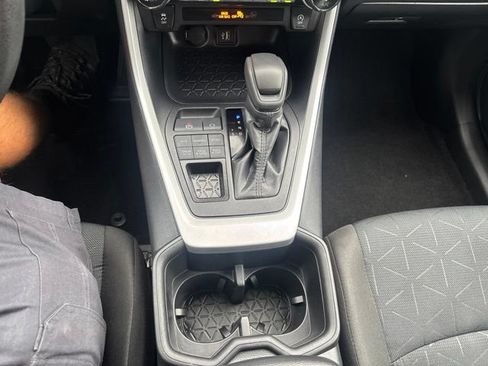 Used 2025 Toyota RAV4 XLE AWD/4WD image 15