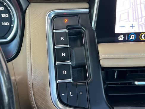 Used 2021 Chevrolet Tahoe Premier AWD/4WD image 27