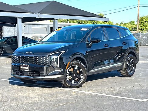 Used 2026 Kia Sportage LX FWD image 2