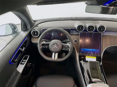 Used 2025 Mercedes-Benz GLC 300 GLC 300 image 19