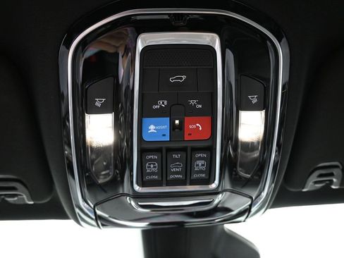 Used 2024 Jeep Grand Wagoneer Series I image 16