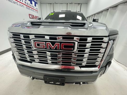 Used 2024 GMC Sierra 2500 Denali w/ Denali Reserve Package image 3