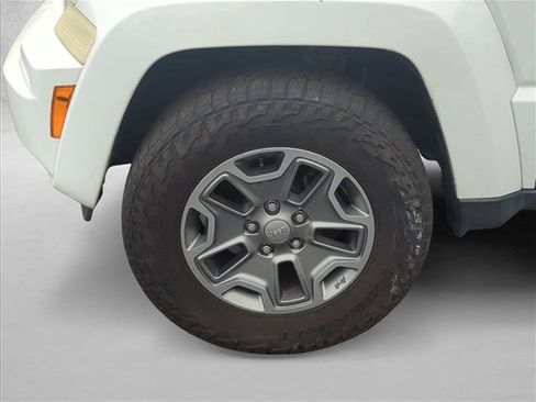 Used 2012 Jeep Liberty Sport image 28