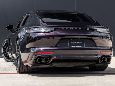 Certified 2022 Porsche Panamera Platinum Edition image 3