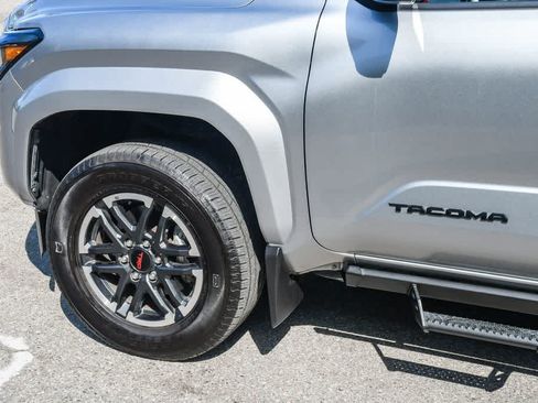 Used 2025 Toyota Tacoma TRD Sport AWD/4WD image 10