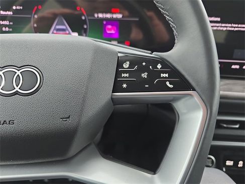 Certified 2025 Audi Q5 Premium w/ Convenience Package image 18