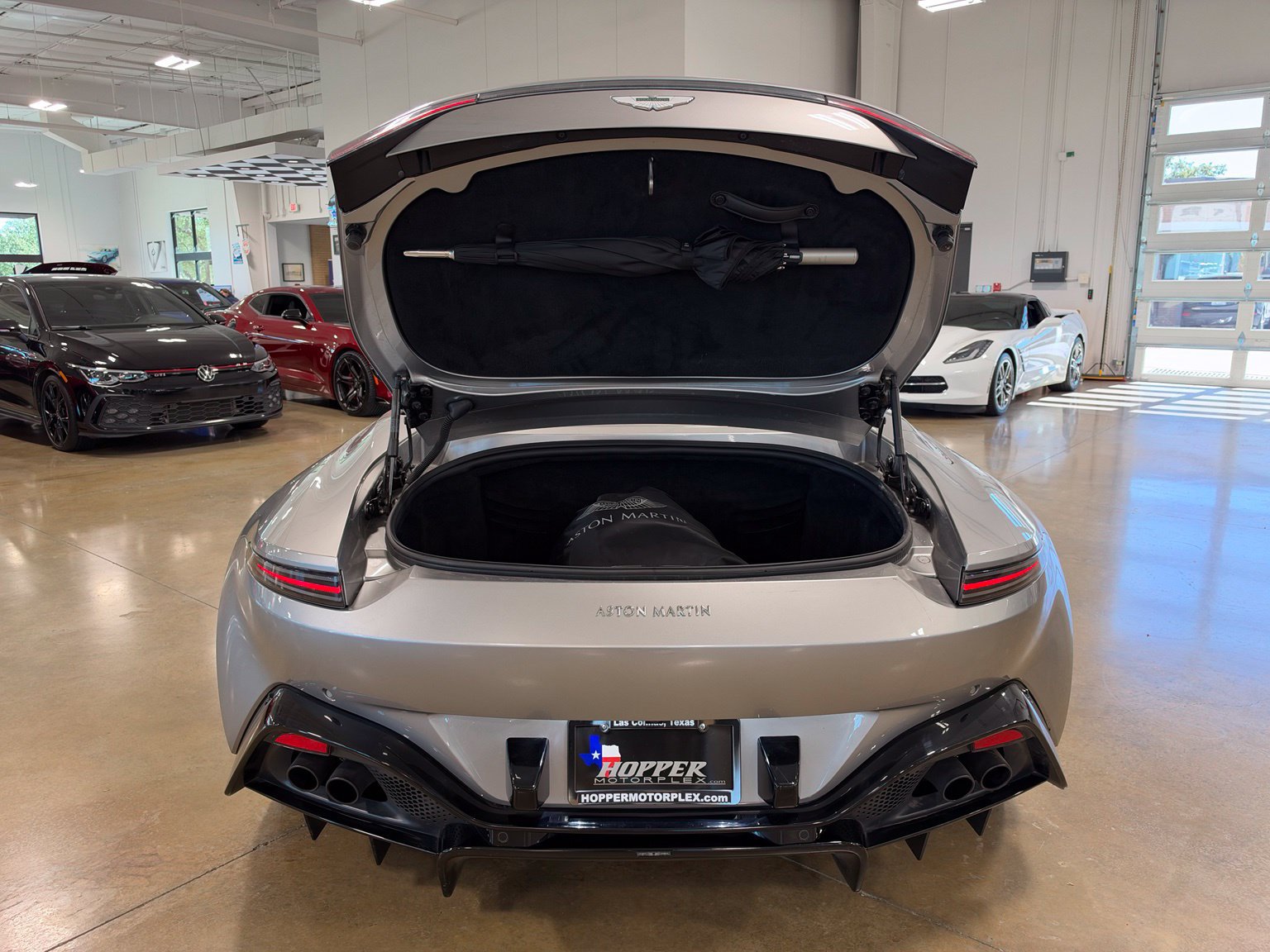 Used 2021 Aston Martin V8 Vantage Roadster RWD image 41