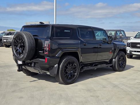 Used 2024 GMC Hummer EV 2X w/ LPO, Sport Package AWD/4WD image 4