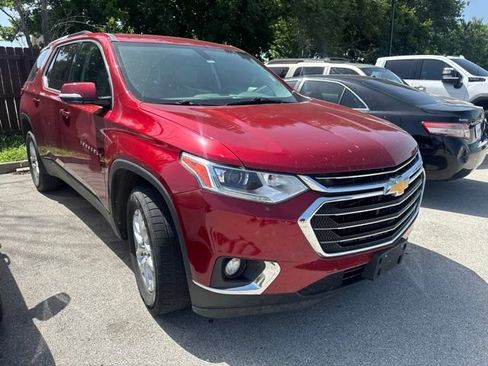 Used 2018 Chevrolet Traverse LT FWD image 1
