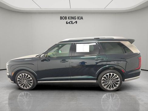 Used 2026 Hyundai Palisade Calligraphy FWD image 2