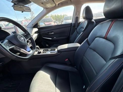 Used 2023 Nissan Sentra SR w/ SR Premium Package FWD image 11
