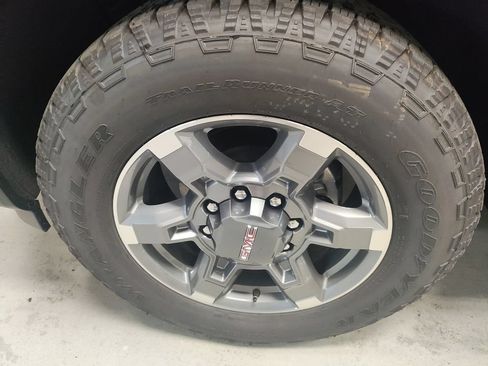 New 2026 GMC Sierra 2500 SLT AWD/4WD image 16