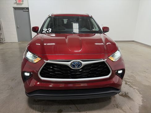 Used 2023 Toyota Highlander XLE image 40
