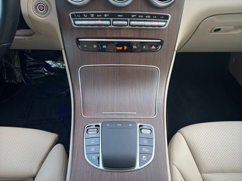 Used 2022 Mercedes-Benz GLC 300 4MATIC image 17