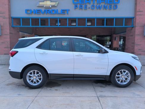 Used 2023 Chevrolet Equinox LS FWD image 8
