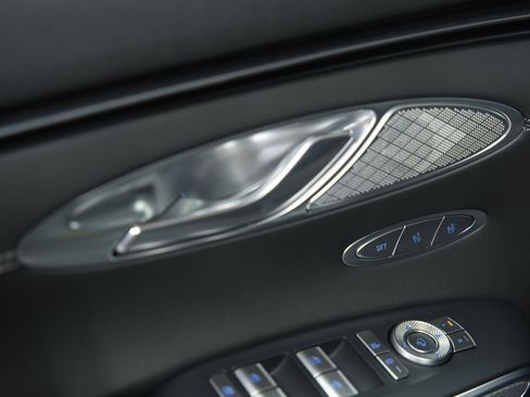 Used 2023 Genesis GV70 3.5T Sport image 25