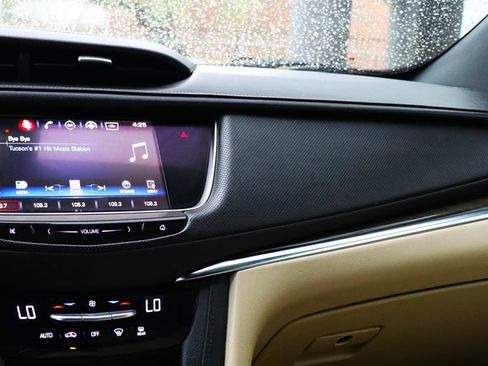 Used 2017 Cadillac XT5 FWD image 44