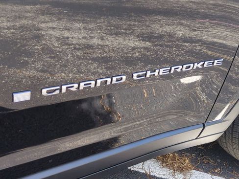 Certified 2024 Jeep Grand Cherokee Limited w/ Trailer Tow Package AWD/4WD image 13