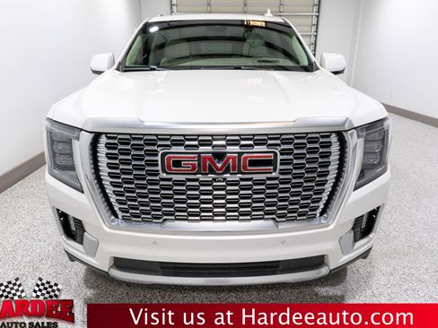 Used 2023 GMC Yukon XL Denali w/ Denali Reserve Package image 7