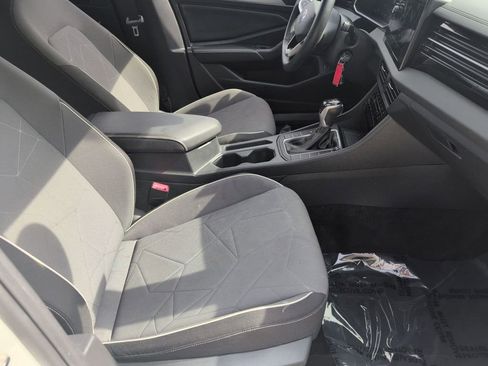 Used 2025 Volkswagen Jetta Sport FWD image 30