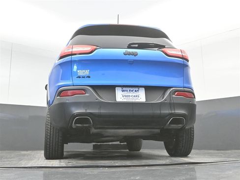 Used 2018 Jeep Cherokee Limited w/ Technology Group AWD/4WD image 34