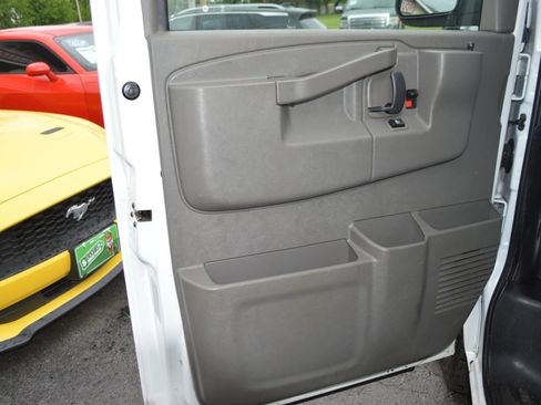 Used 2021 Chevrolet Express 2500 w/ Driver Convenience Package RWD image 13