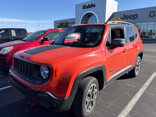 Used 2016 Jeep Renegade Trailhawk w/ Cold Weather Group AWD/4WD image 1