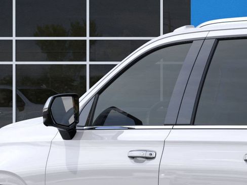 New 2025 Chevrolet Suburban Premier AWD/4WD image 12