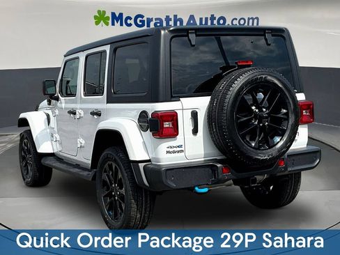 Used 2023 Jeep Wrangler Unlimited Sahara w/ Cold Weather Group AWD/4WD image 5