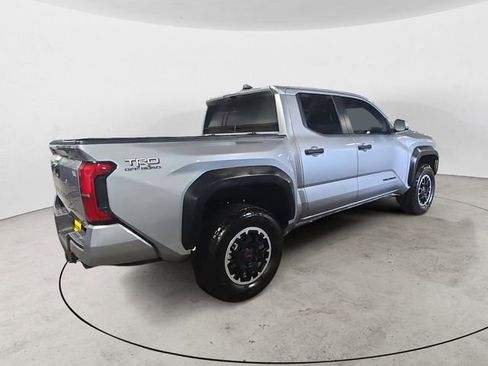 Used 2024 Toyota Tacoma TRD Off-Road image 5