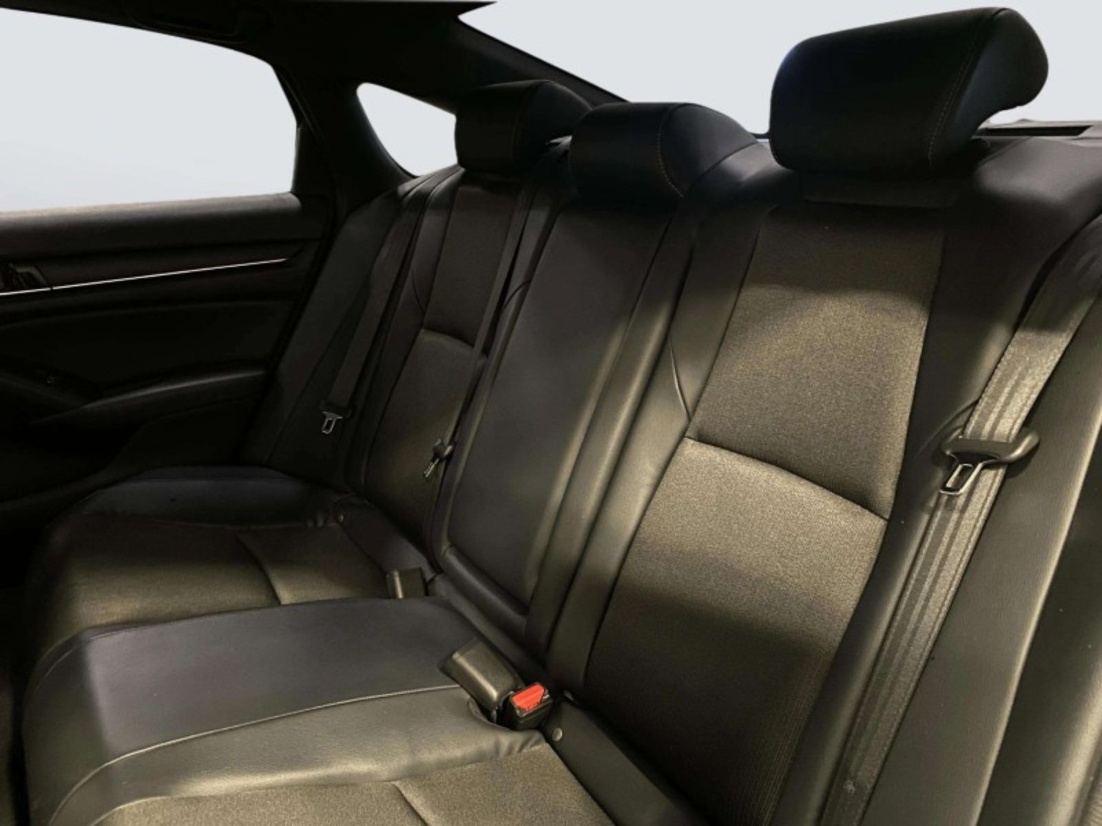 Used 2018 Honda Accord Sport image 30