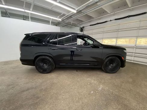 Used 2022 Cadillac Escalade Sport Platinum image 7